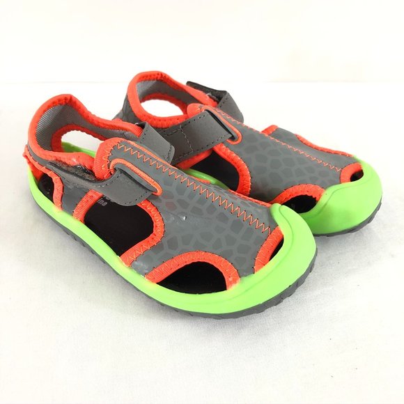 boys water sandals
